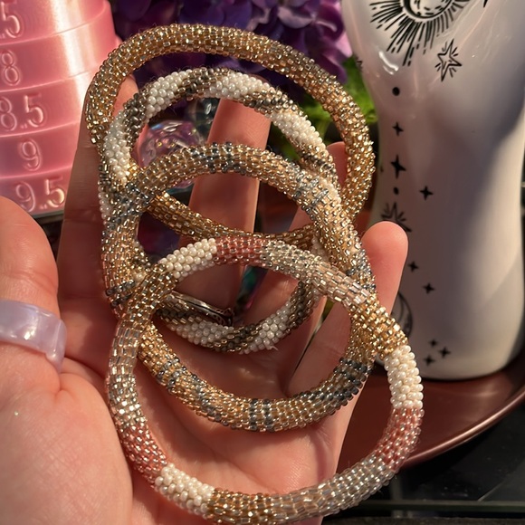 Stack of four SASHKA CO. GLASS BEAD BRACELETS - Picture 3 of 7